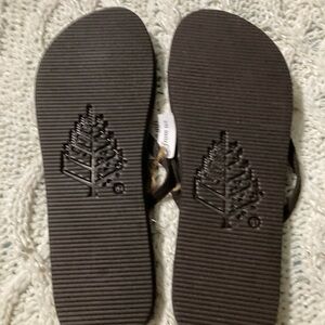 Four Seasons size 9 brown woven flip flop beach slippers